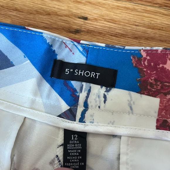 NWT White House Black Market Short / Size 12 / Multi Color / New - Picture 4 of 7